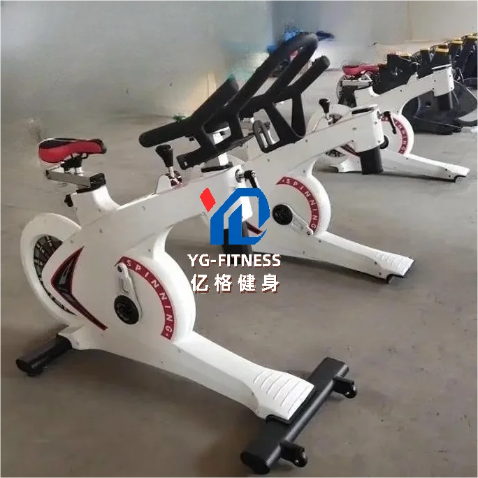 Magnetic spin bike with 18KG flywheel and LED display – front view